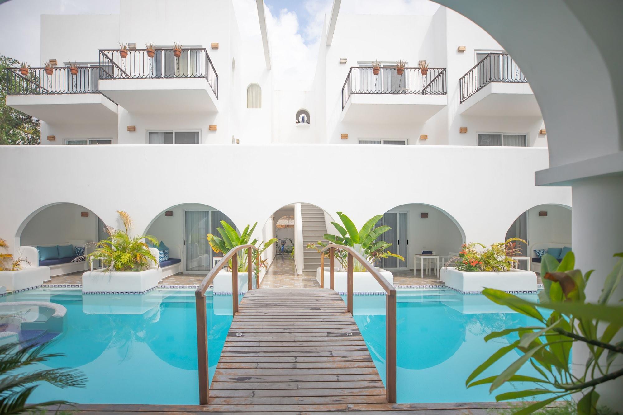 Mediterraneo Hotel Тулум Екстериор снимка